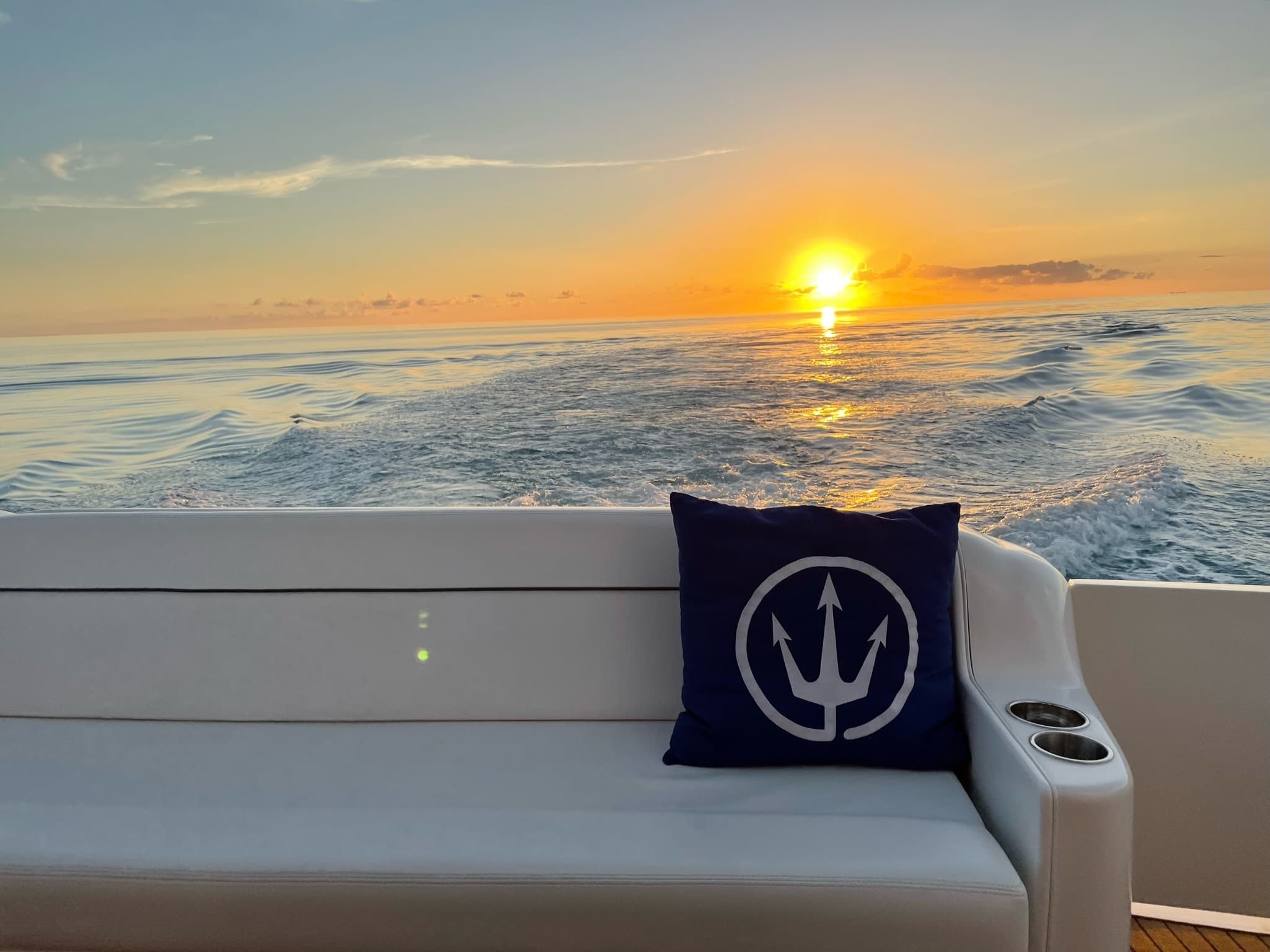 51' Sunset Cruise: Sail from Grace Bay for Dinner, Drinks, and Caribbean Sunsets