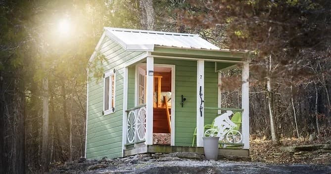 Mini Cabin Getaway with Eureka Springs Parks and Recreation in Arkansas