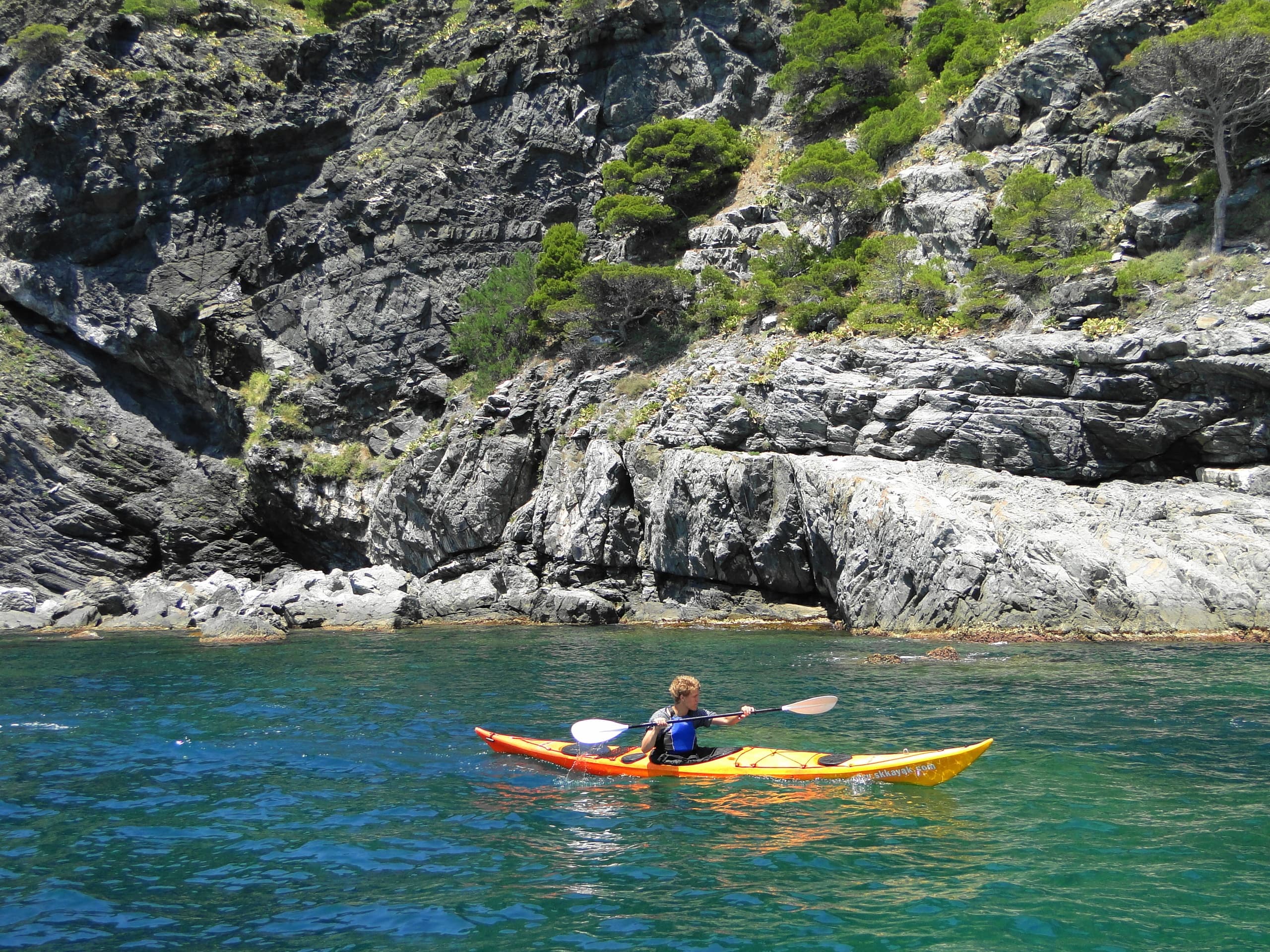 Sea Kayak Day Trip Along Costa Brava: Sant Feliu de Guíxols to La Fosca