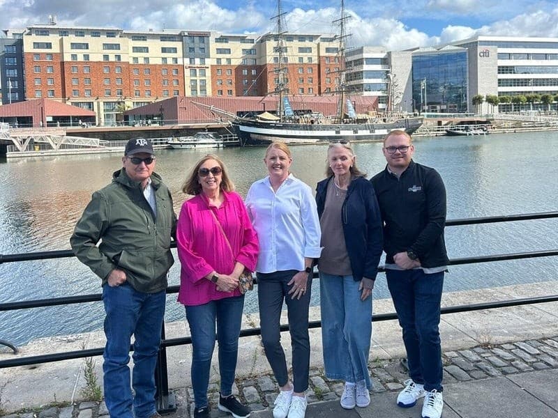 Dublin City and Bay Private Tour: Howth, Viking Streets & Coastal Views photo 1