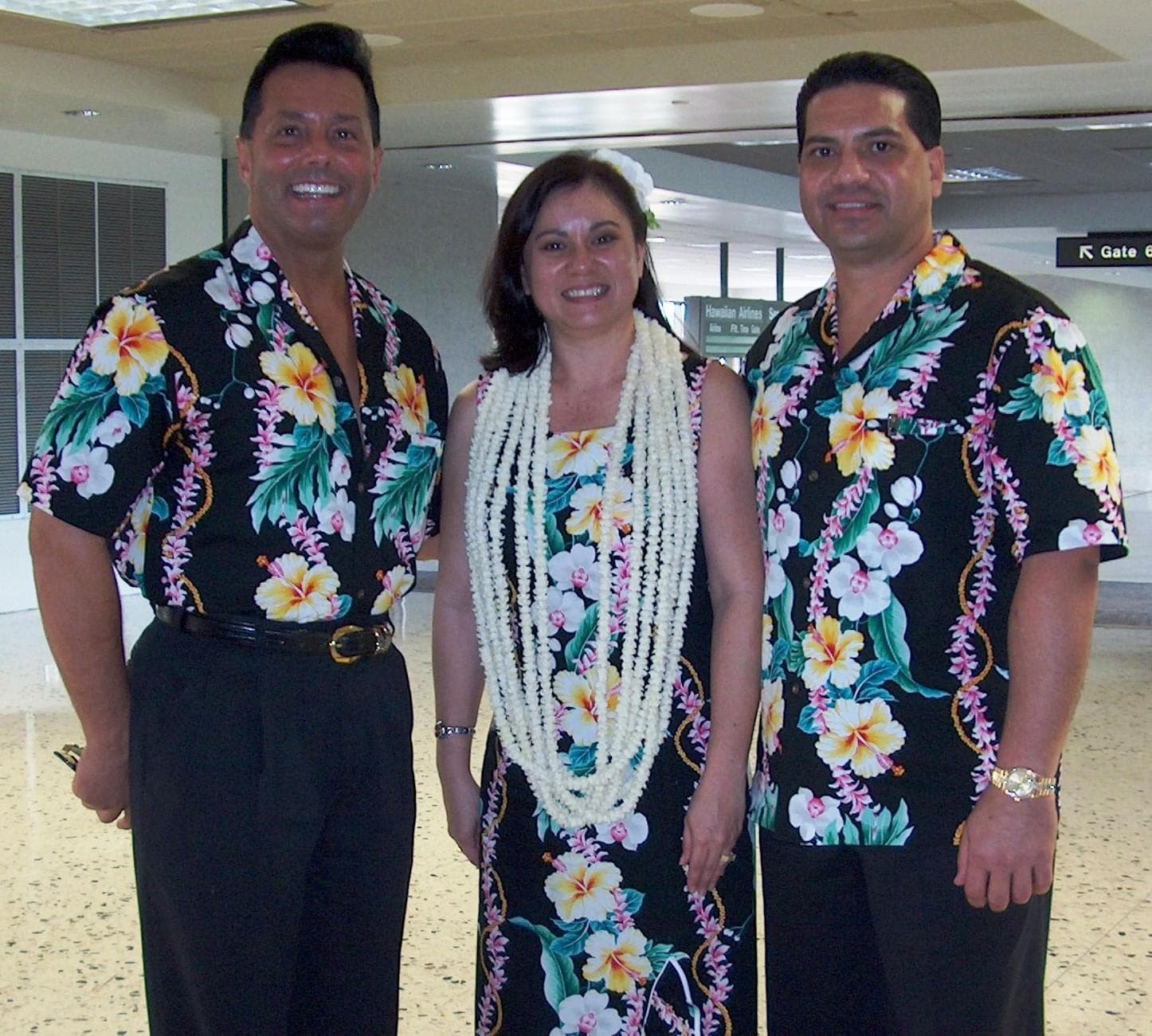 Hawaii Airport Lei Greeting | Leis of Hawaii in Hilo