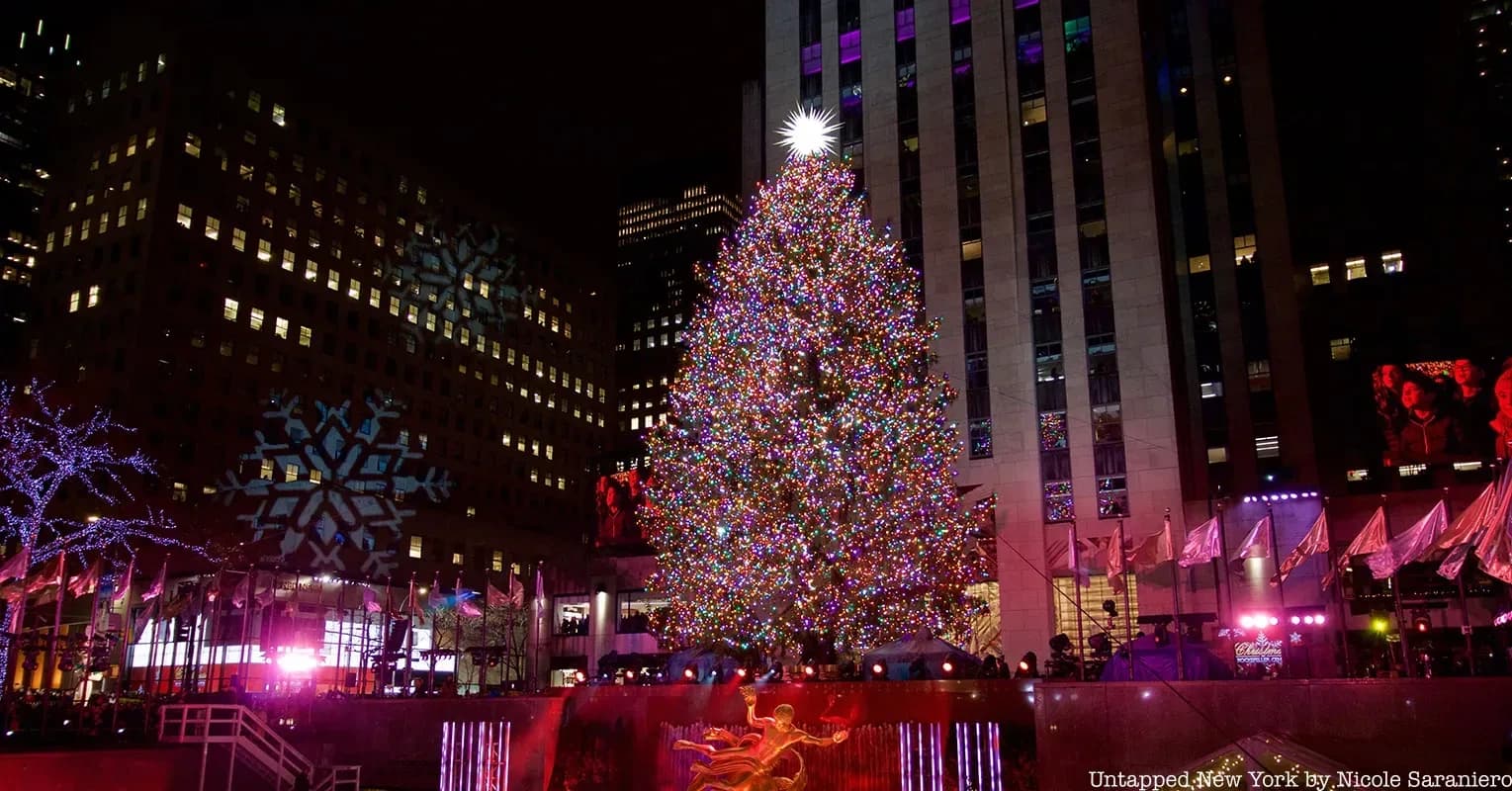 Midtown Holiday Lights Walk: Fifth Avenue Snowflakes, Rockefeller Tree & Festive Windows