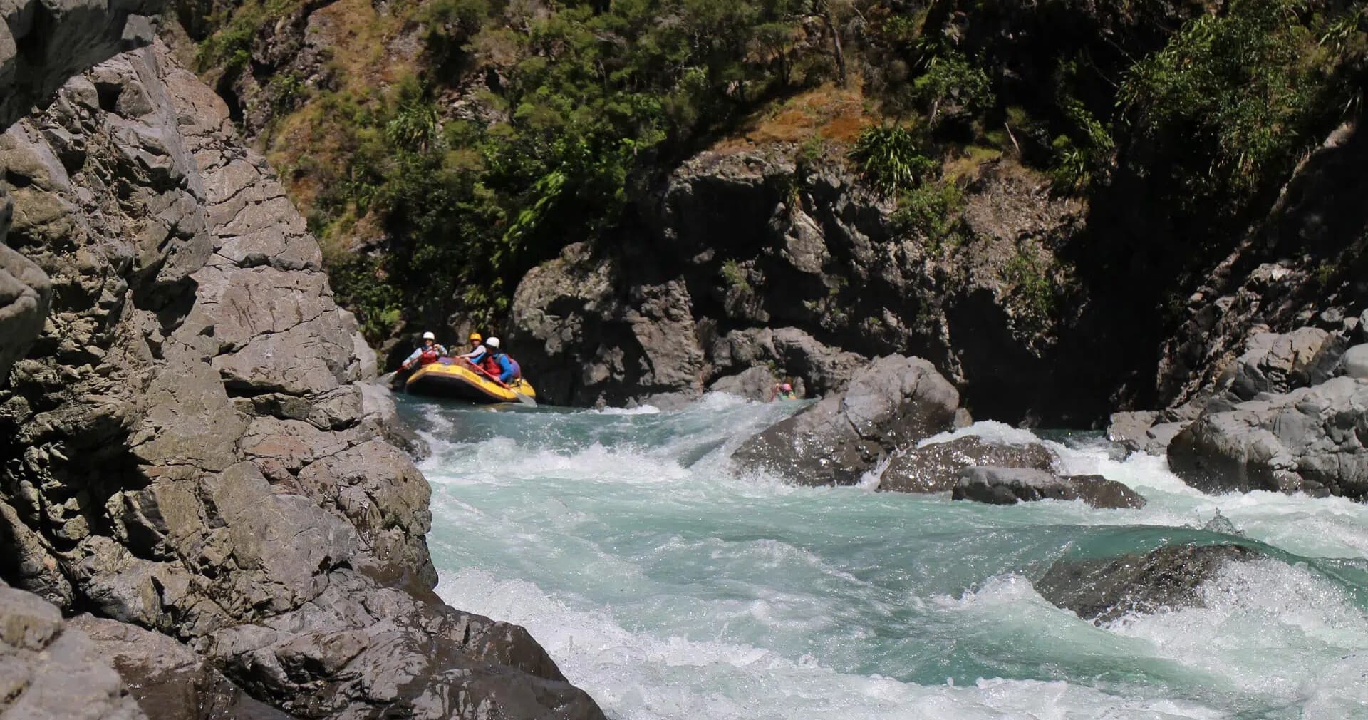 Lower Ngaruroro Gorge Grade 3: 2-Day Spring Rafting & Wilderness Camp in Kaweka