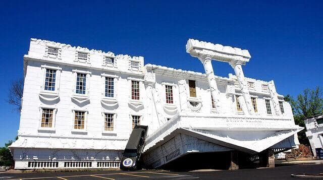 Scenic City & History Tour in Wisconsin Dells