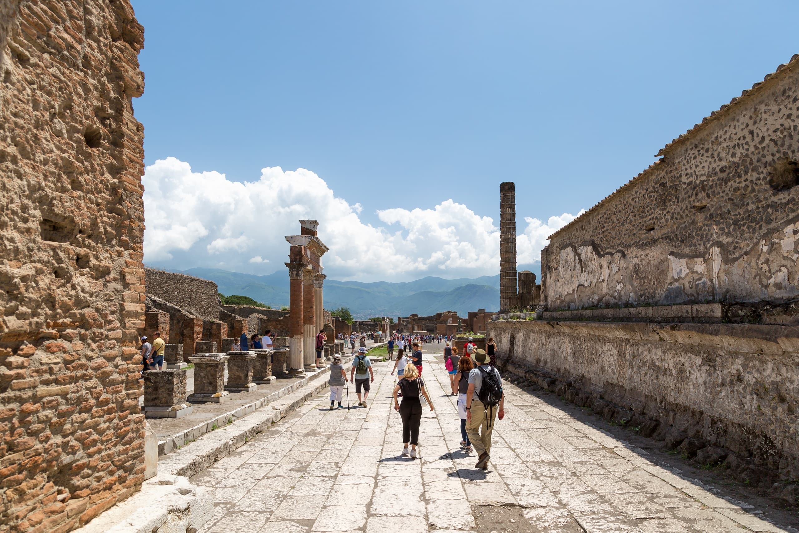 Exploring the Ancient Ruins of Pompei: A Guided 2-Hour Historical Adventure
