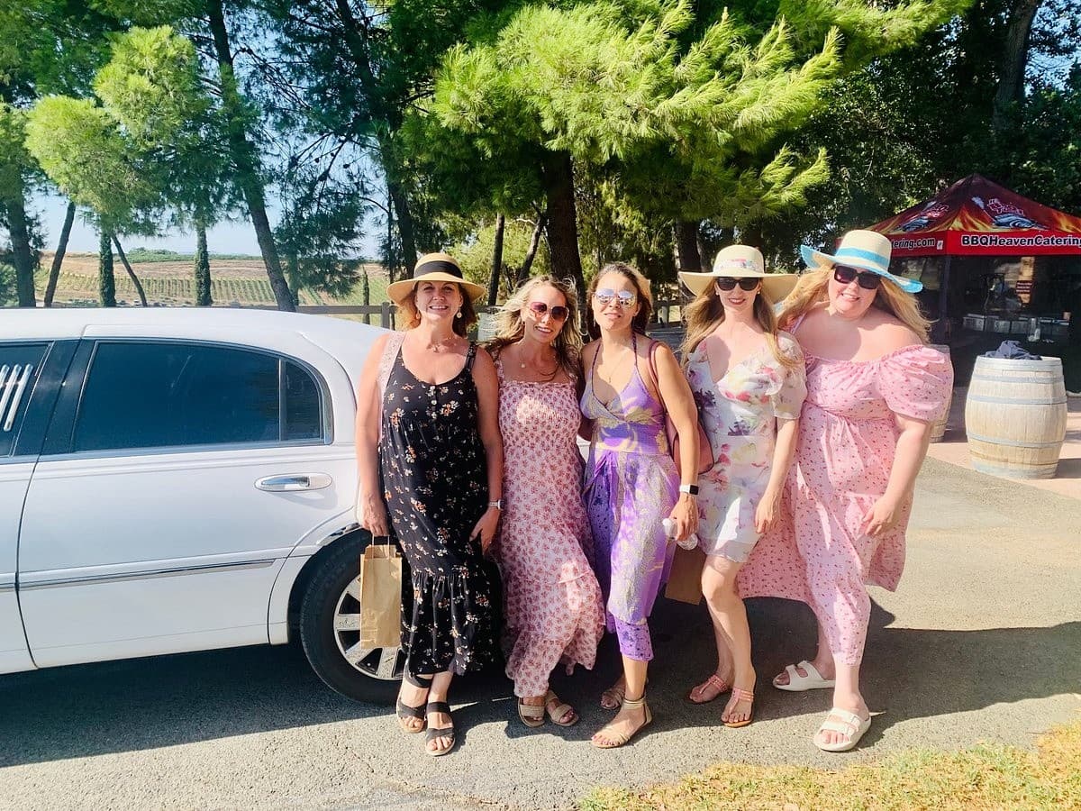 Temecula Weekend Wine Tour: Behind-the-Scenes Tastings, Live Music & Vineyard Views photo 2