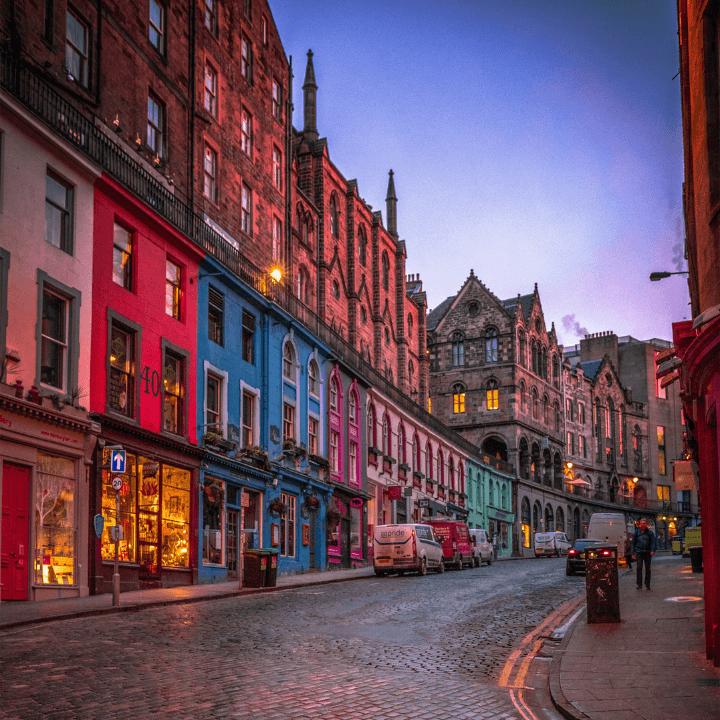 Guided Edinburgh Walking Tour with Amitylux