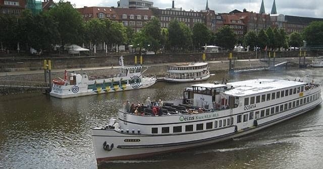 Scenic Evening Boat Ride with Hal Över in Bremen