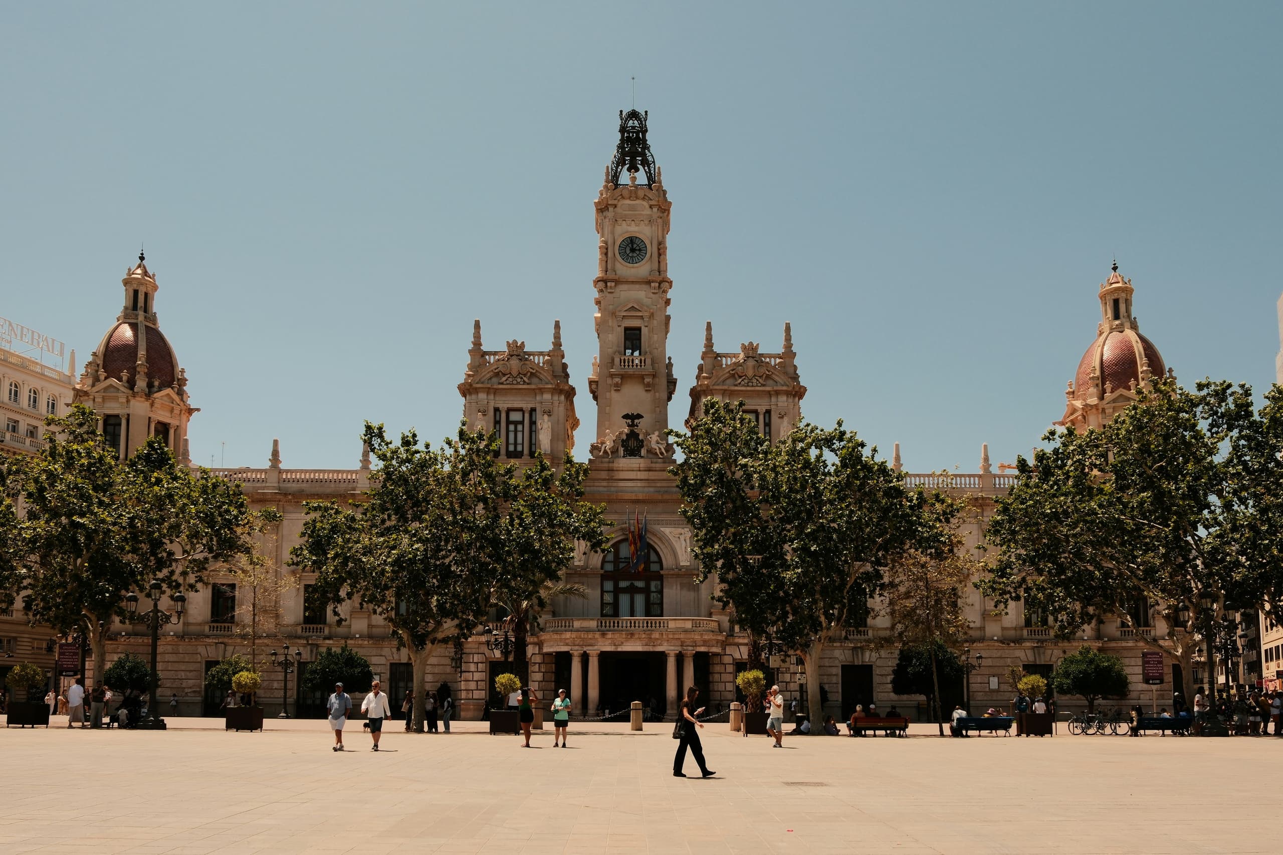 Free Italian Walking Tour in València — Torres de Serrans to Mercado