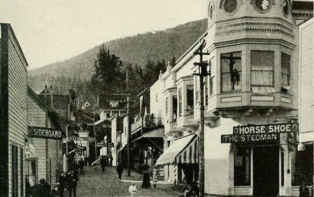 Historic Haunted Tour with Taste of Ketchikan in Alaska