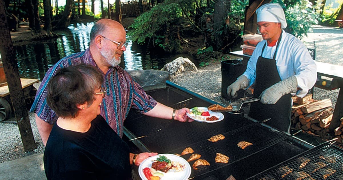 Unforgettable Whale Watching & Salmon Bake Adventure in Juneau, Alaska