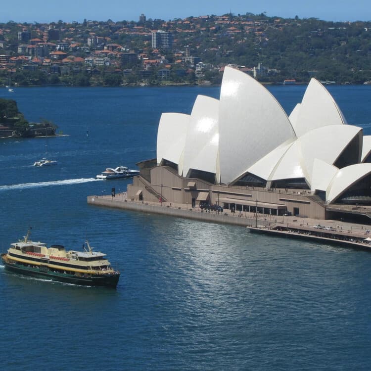 Captain Cook Sunset Dinner Cruise: Sydney Harbour Opera House & Bridge Views
