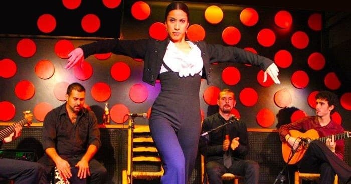 Night Tapas & Flamenco with In Out Barcelona in Old Town