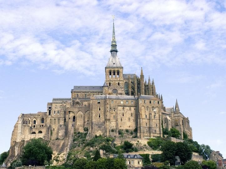 Explore Mont Saint-Michel and Honfleur: The Ultimate Private Tour from Le Havre