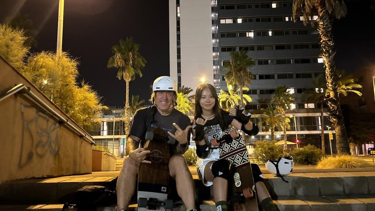 Carve the Shore: Surf Skate & Street Skate Lessons on Barcelona’s La Mar Bella photo 1