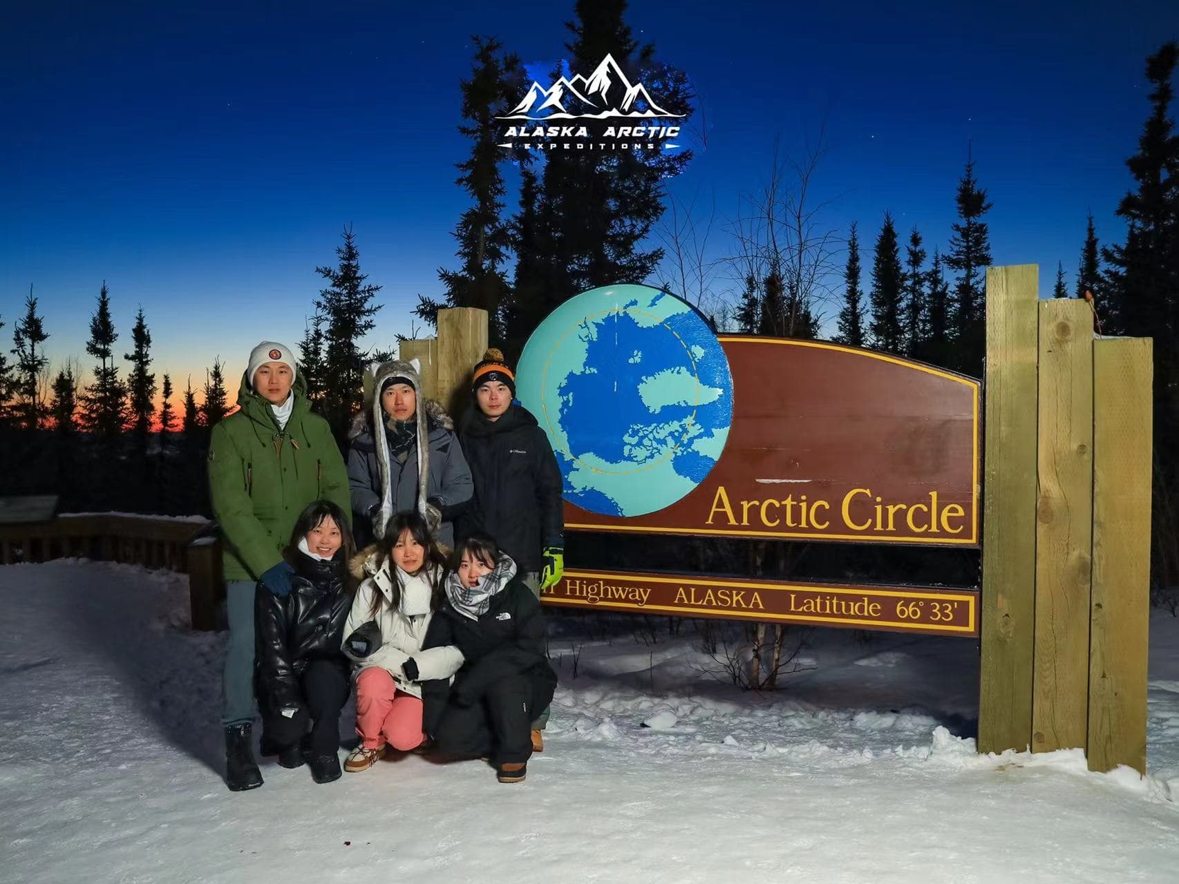 Arctic Circle Adventure from Fairbanks: Witness the Northern Lights and Alaskan Wilderness