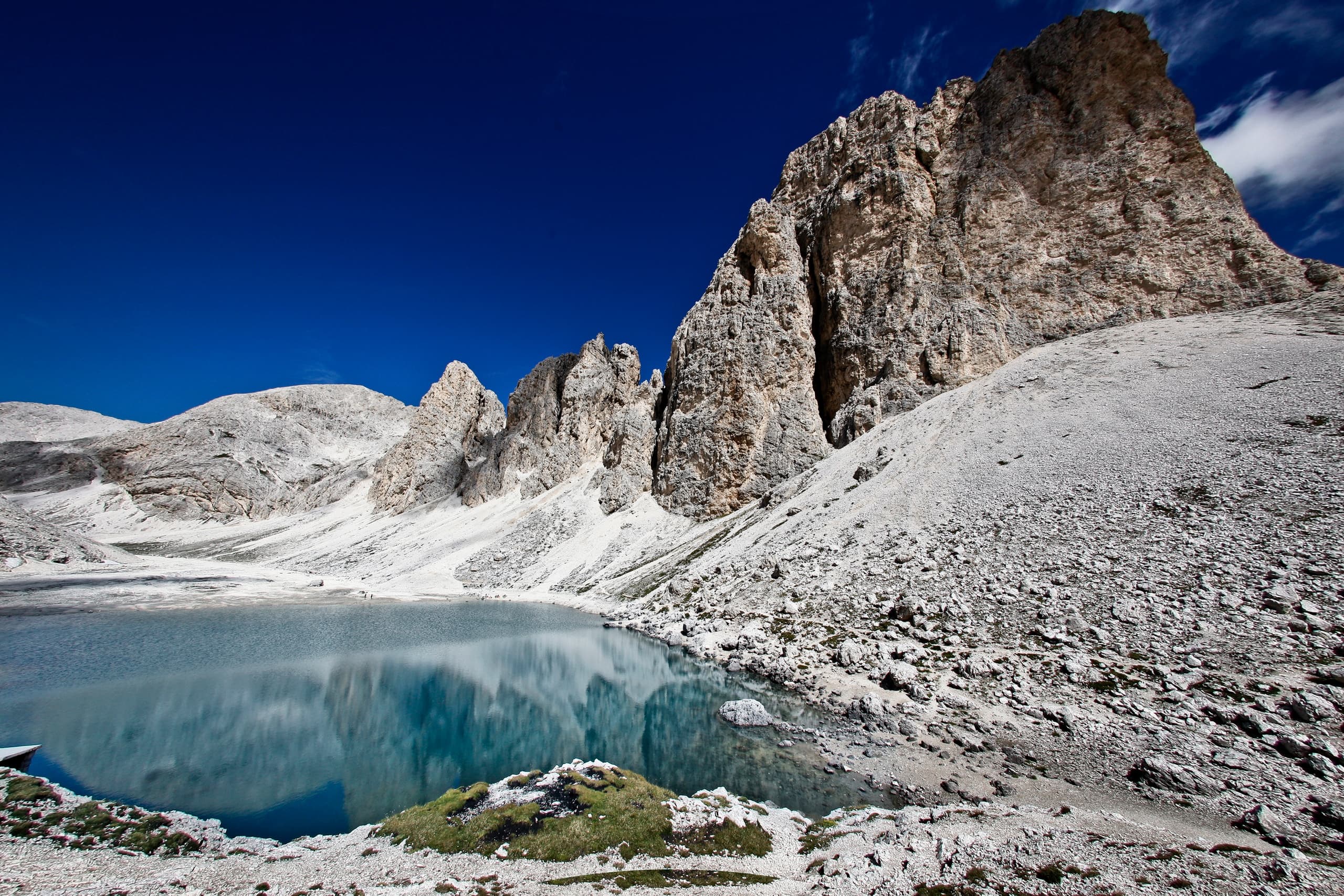 Hiking & Trekking at Il Lago di Antermoia in the Catinaccio d’Antermoia