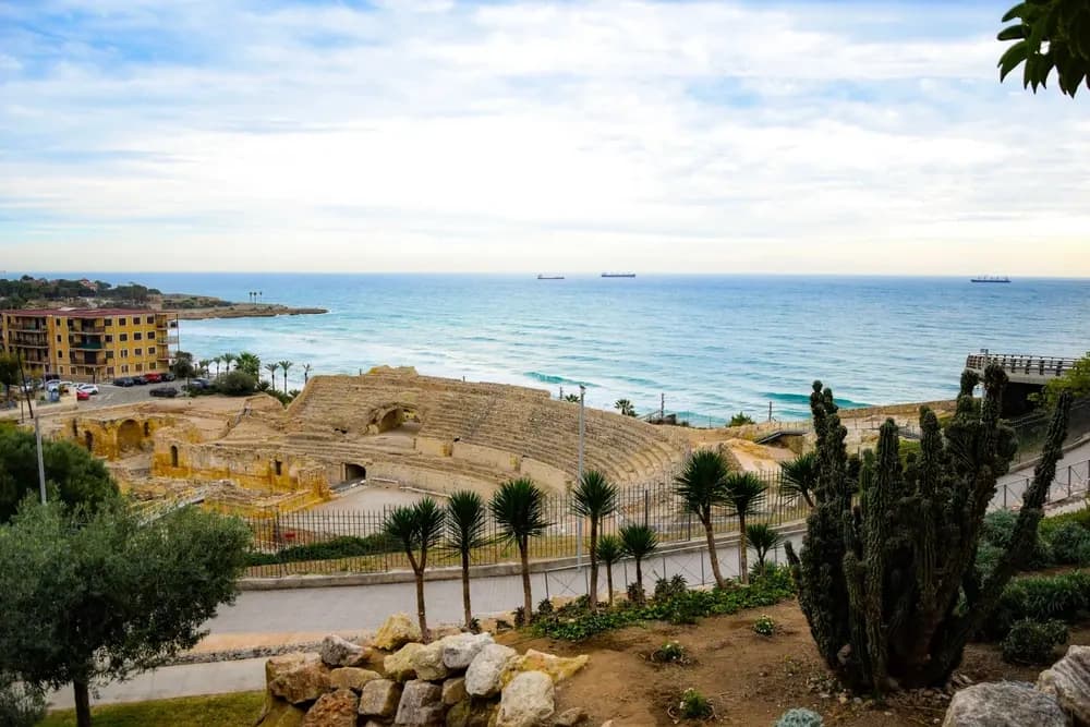 Tarragona to Priorat: Roman Ruins, Coastal Views & Priorat Wine Tasting