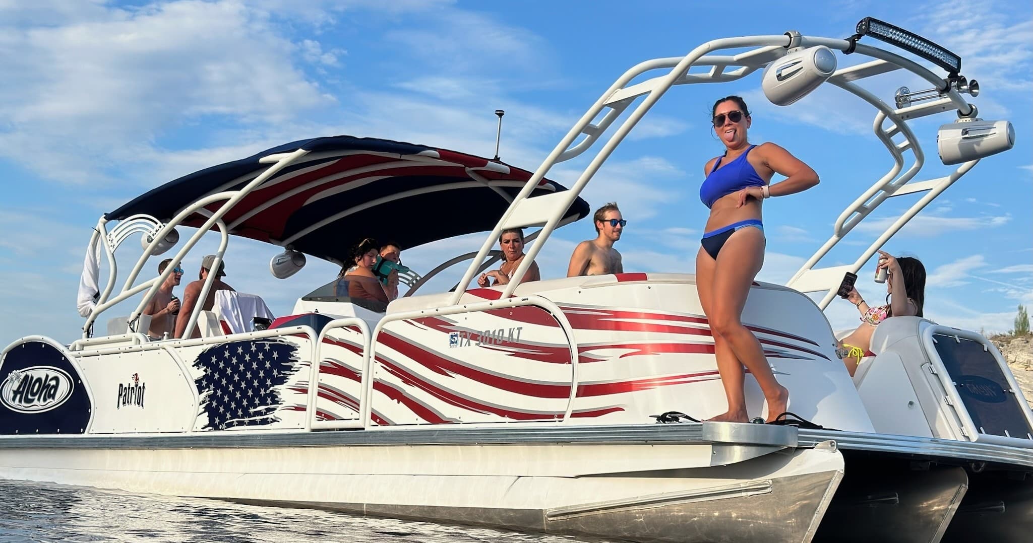 Luxury 16-Passenger Powertoon Cruise on Lake Travis, Austin
