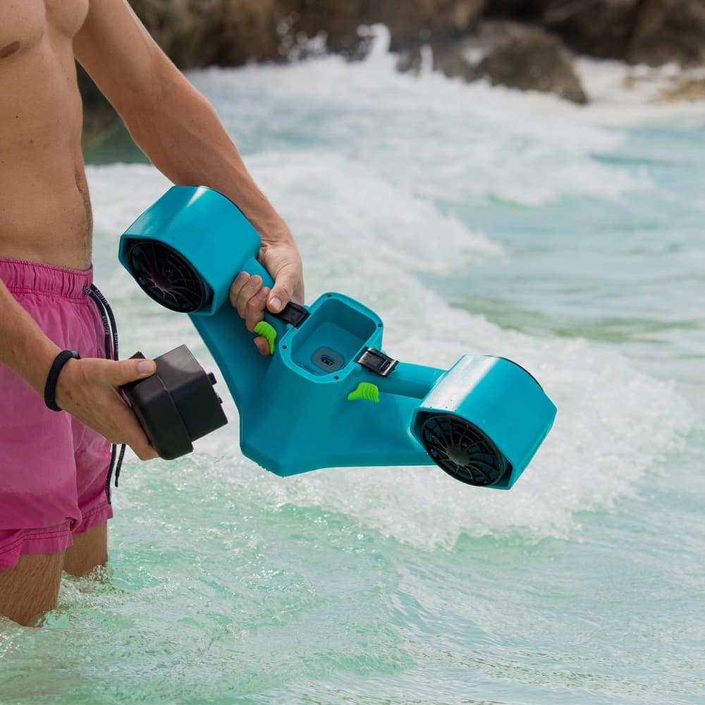 Underwater Scooting Adventure with Aerofoils - World Nautic Center