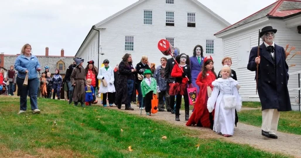 Ghost Encounters Tour in Canterbury, New Hampshire