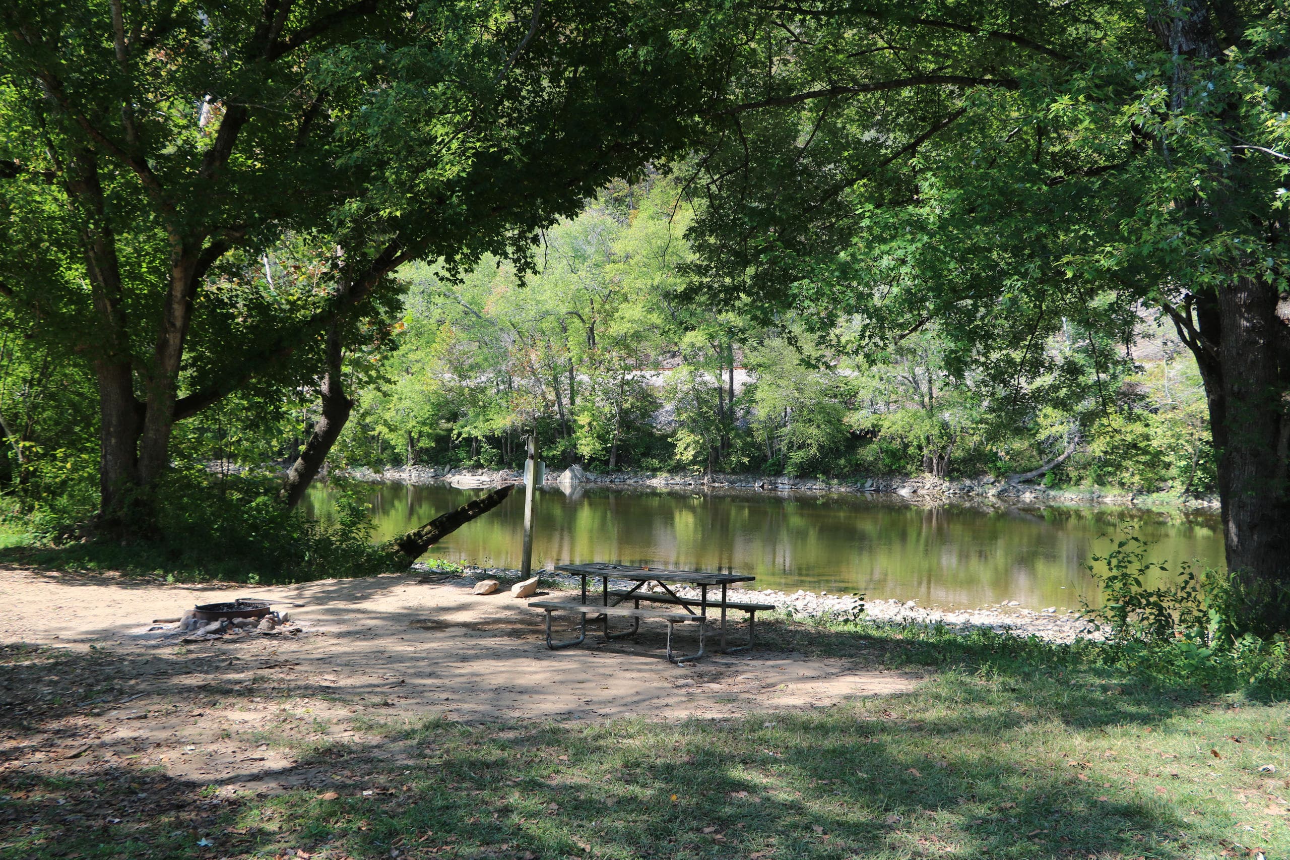 Discover Arcadia Campground: Riverside Camping Experience Near Buchanan, Virginia