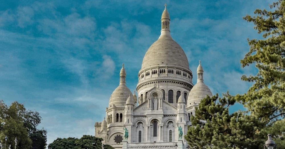 Explore Montmartre: A Private Artistic and Cultural Walking Tour in Paris