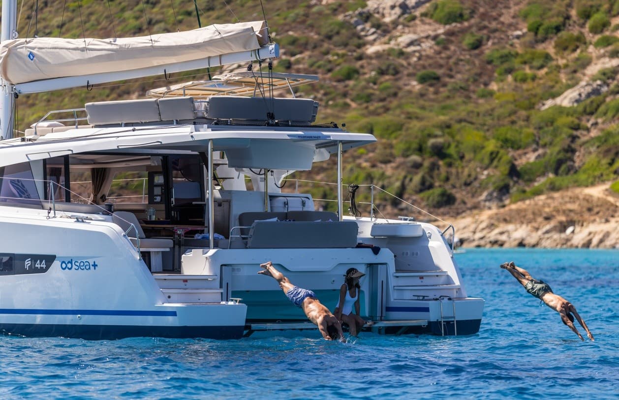 Private Catamaran H Cruises from Cascais: Comfort, Coastal Caves and Dolphins photo 3