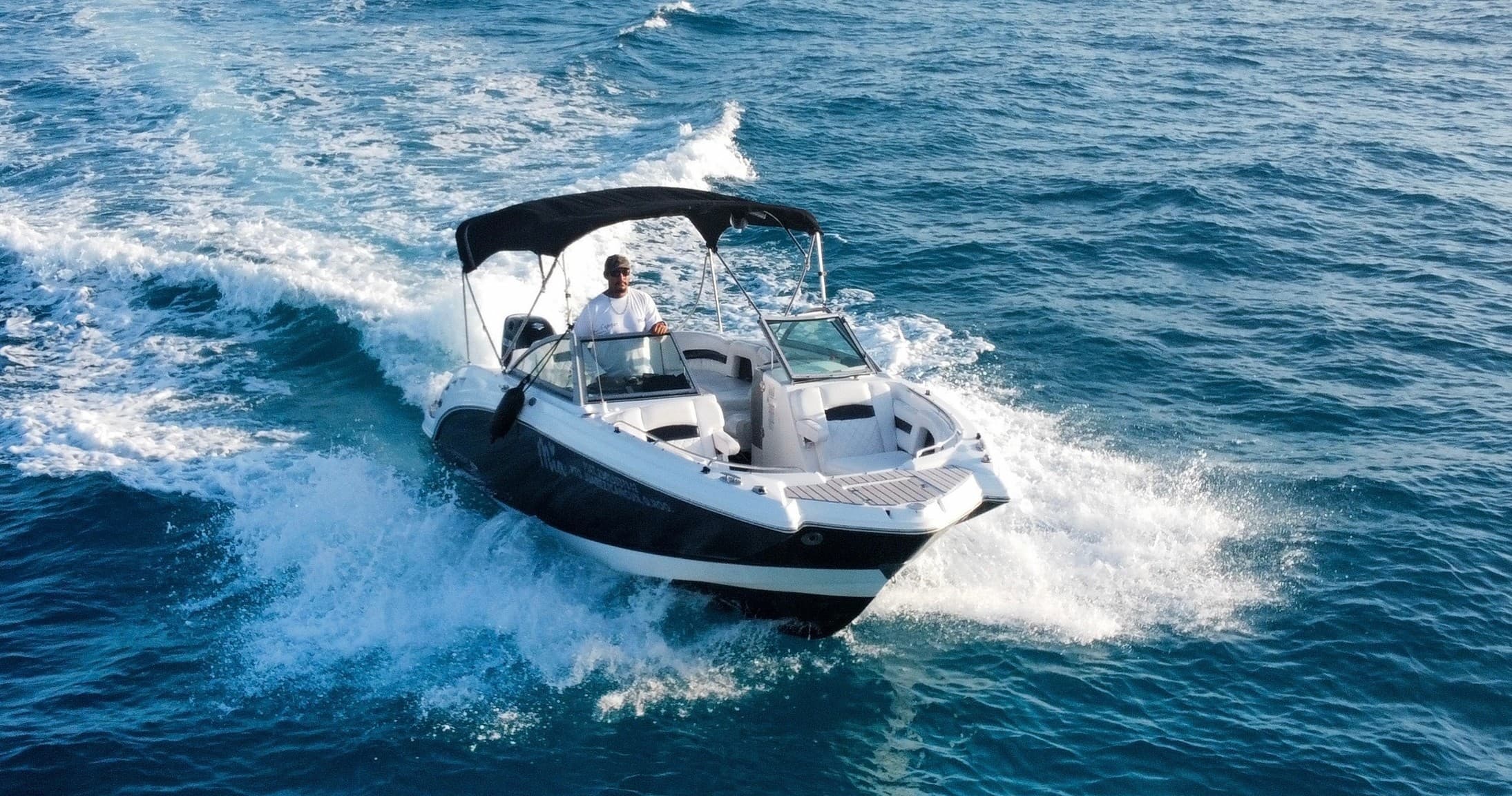 Boat Charters with 28ft Chaparral "Mia" in Cancun MX
