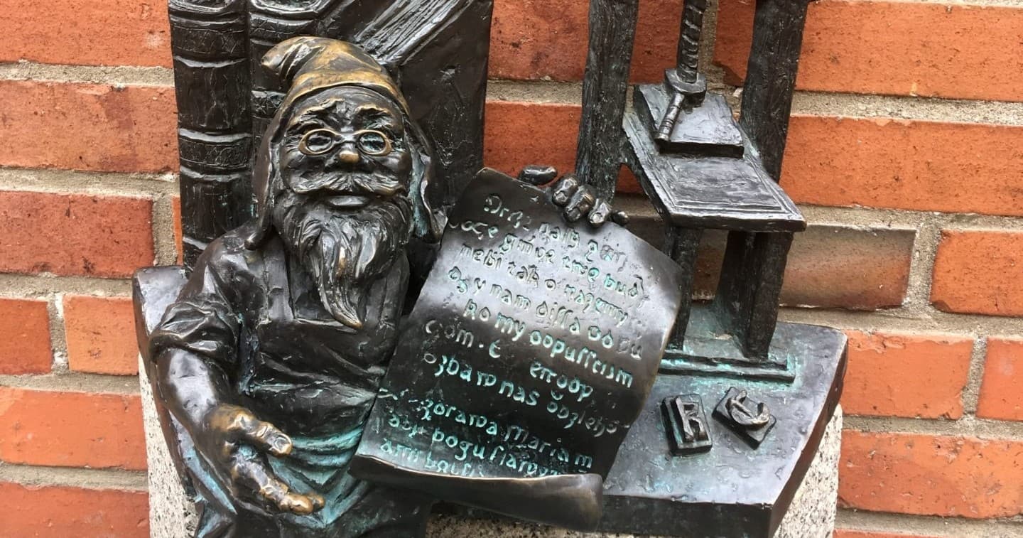 Historical Walking Tour of Wrocław with Dwarfs & Communism