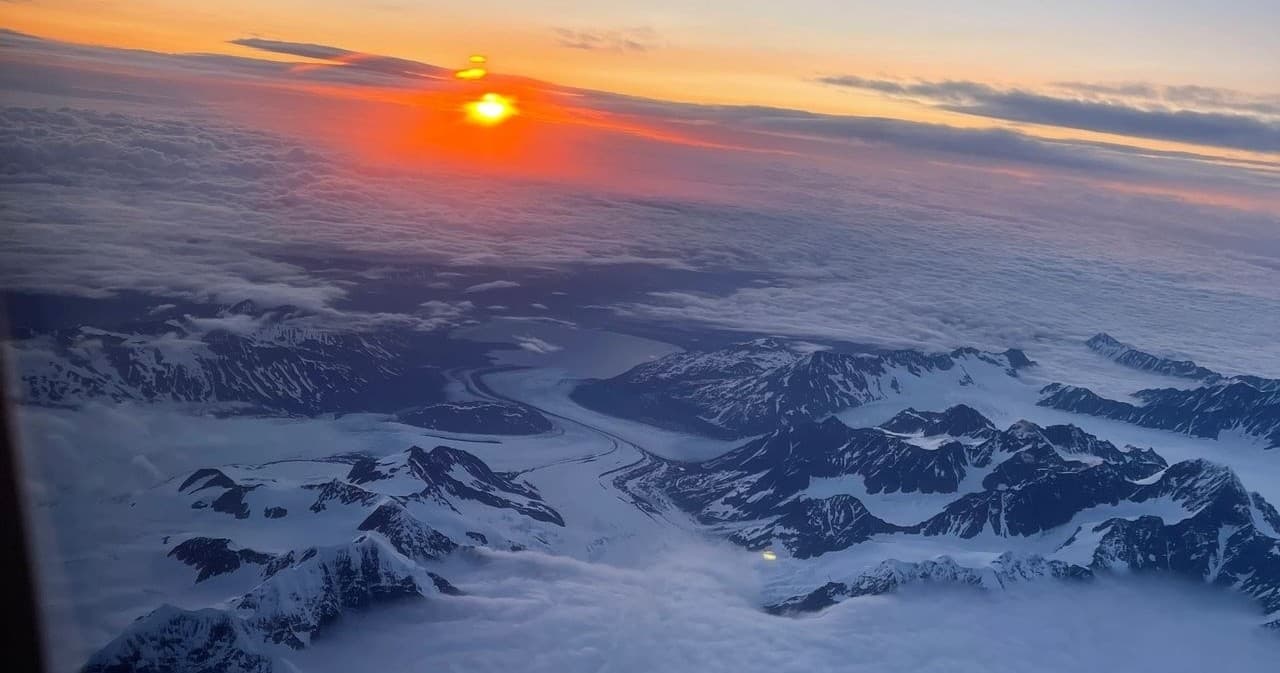 Alaska Helicopter Tour: Glacier Landing & Blue Pools Adventure photo 1