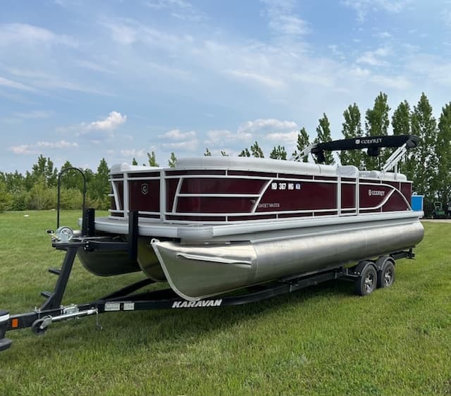 Water Activities: Godfrey Sweetwater Lounge 150 – A Unique Floating Experience