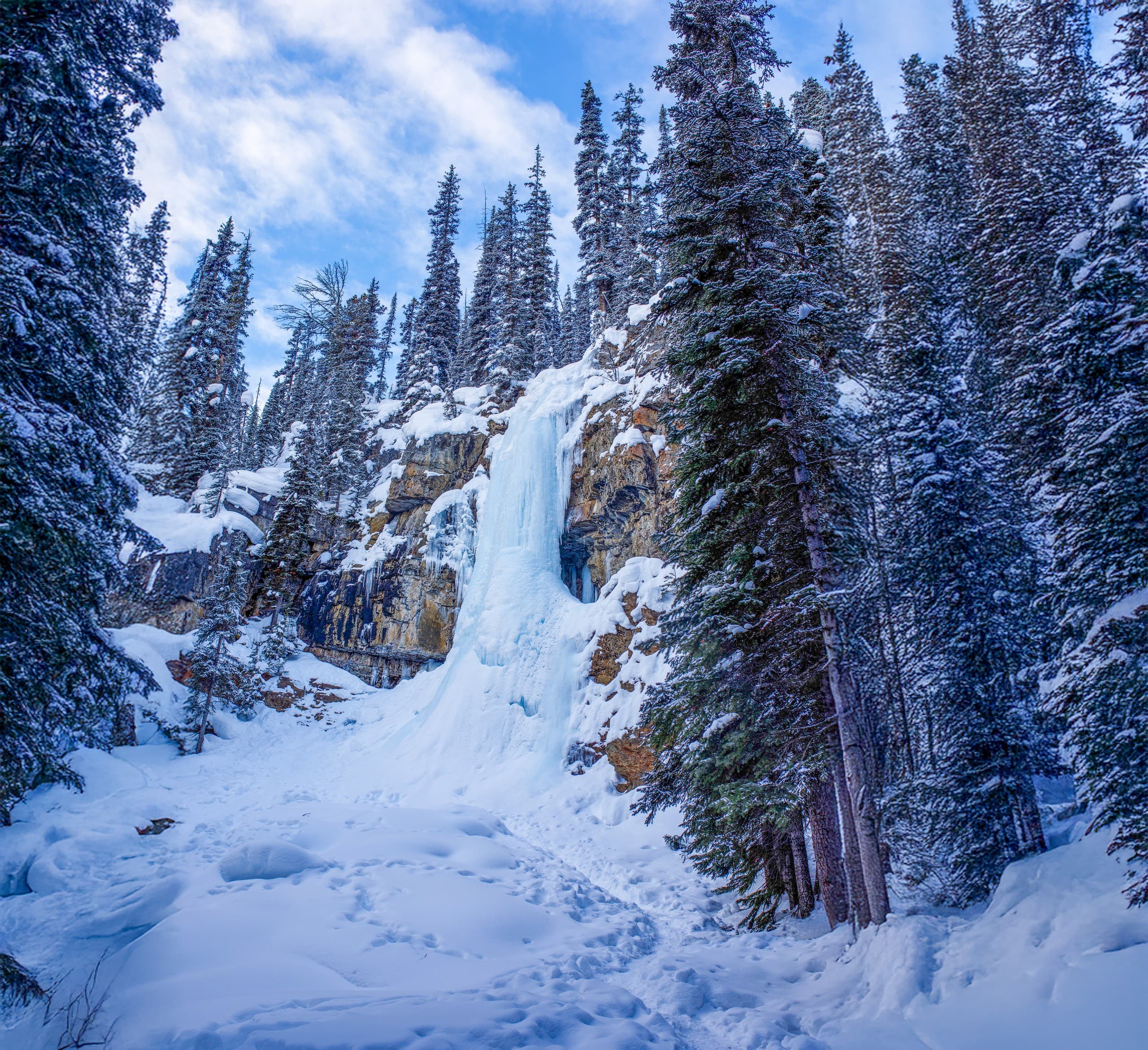 Snowmobile to Marmot Falls: Panorama Mid-Mountain Icefall Tour