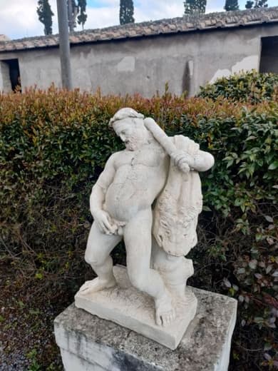 Herculaneum Walking Tour: Ancient Ruins & History Near Pompei