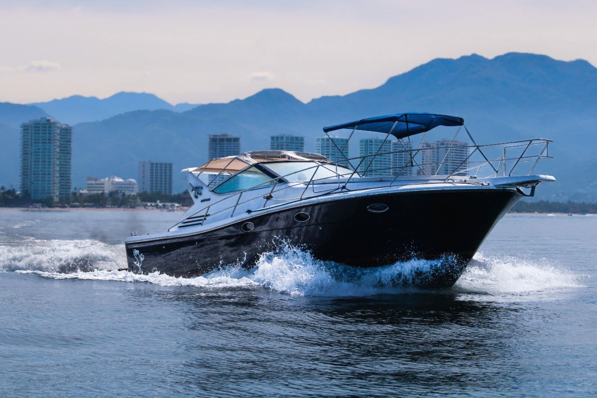 Luxury Yacht Charter with Puerto Vallarta Net
