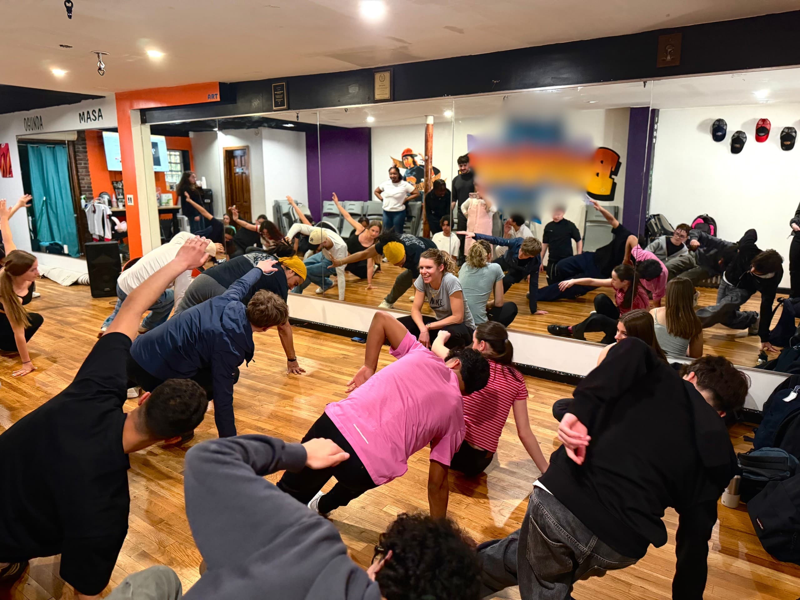 Breakdance Workshop in Harlem: Learn B-Boy Moves in a Local NYC Studio photo 1