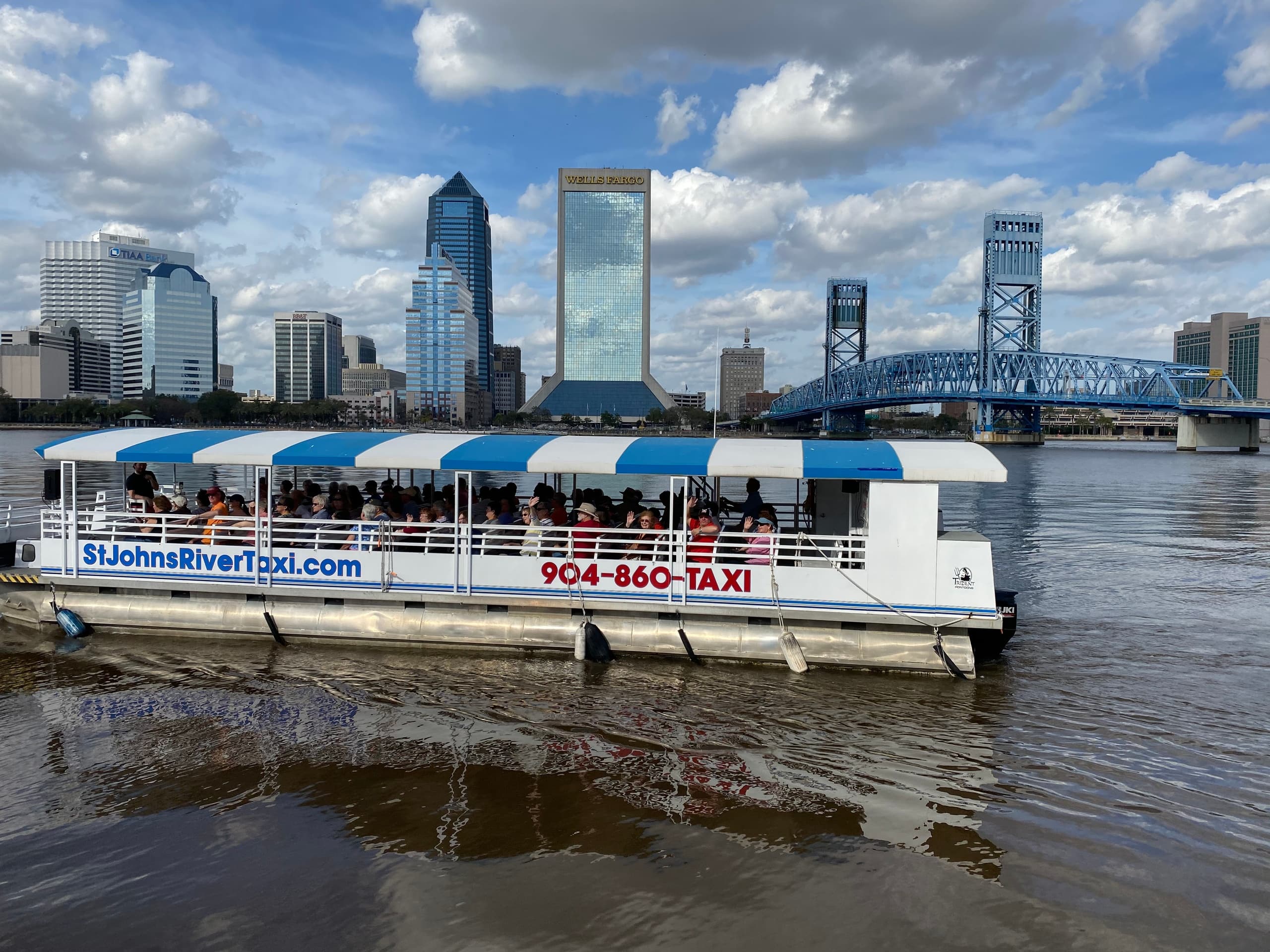 Jacksonville Downtown Sightseeing Cruise with St. Johns River Taxi