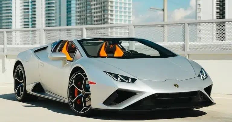 Luxury Car Tour in the Lamborghini Huracan Evo Spyder