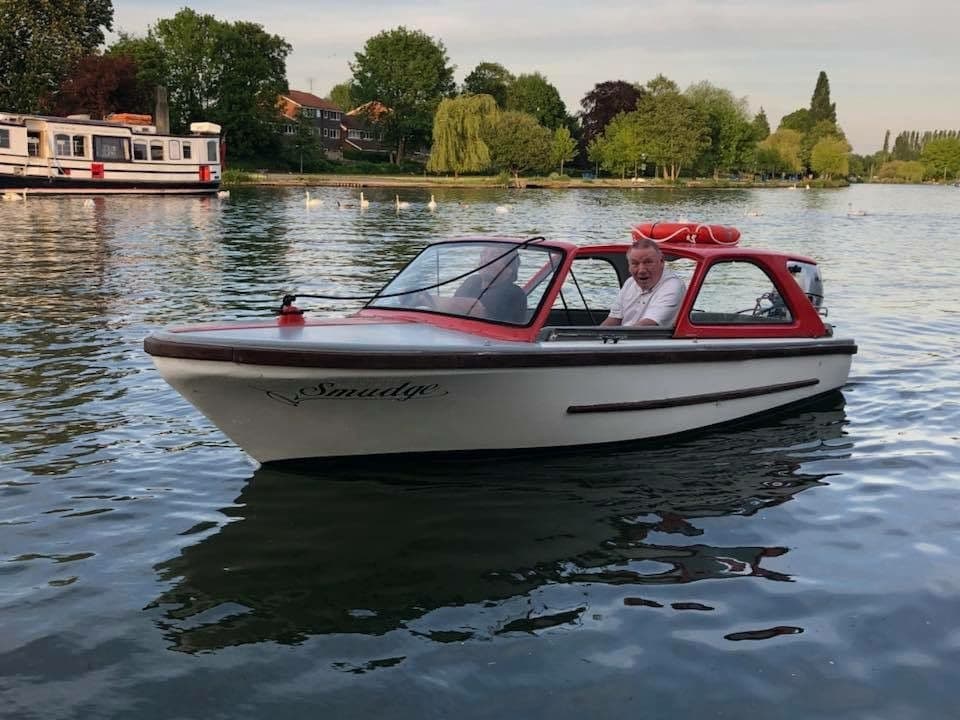 Water Activities with Thames Canoe Hire: River Adventure