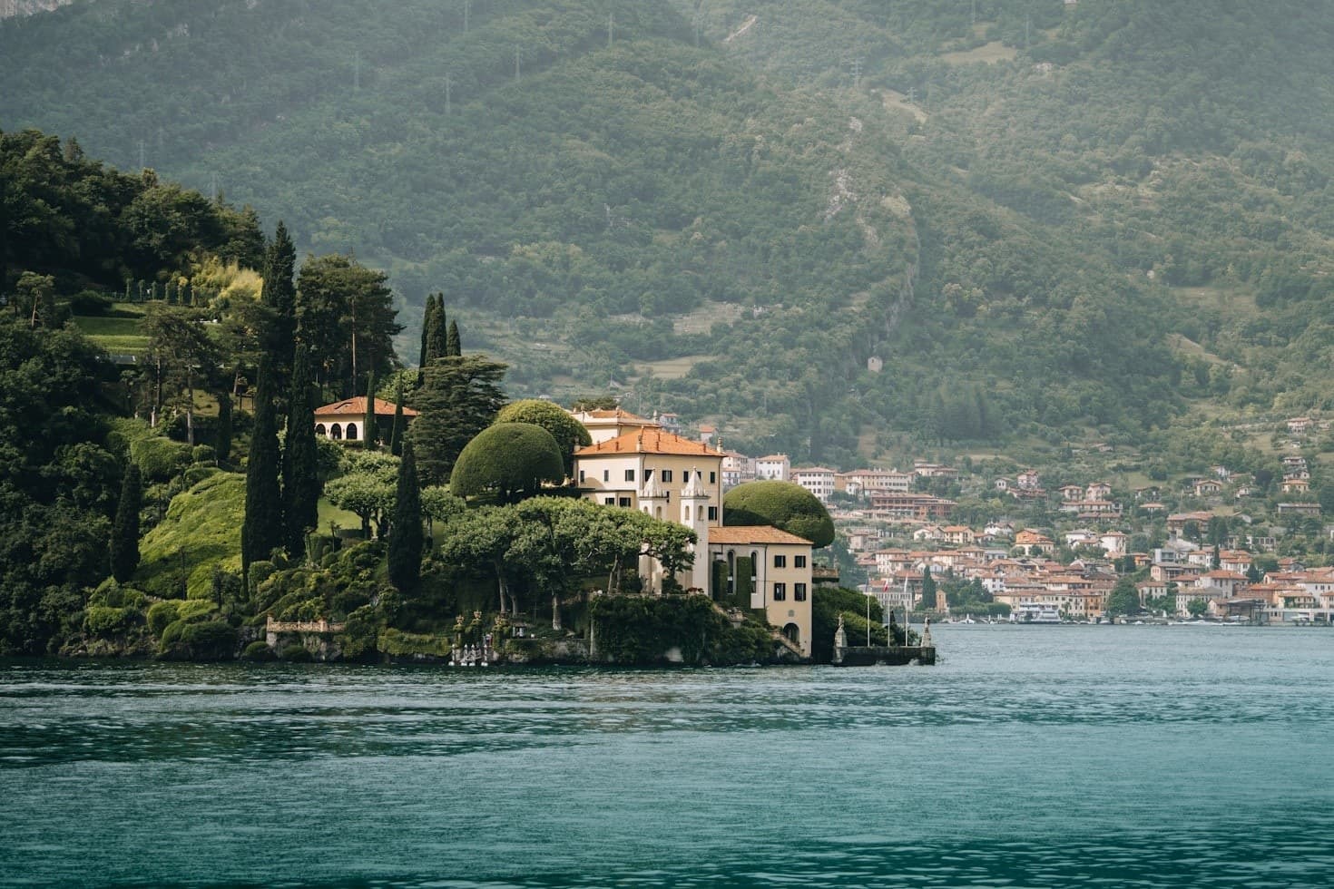 Private 8-Hour Boat Tour on Lake Como: Bellagio, Varenna & Menaggio