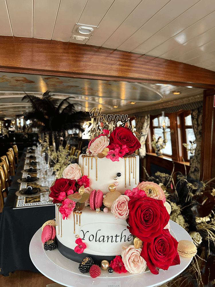 Amsterdam Canal Dinner Cruise on Salonboat Soeverein — Live Music & Four-Course Fine Dining photo 4