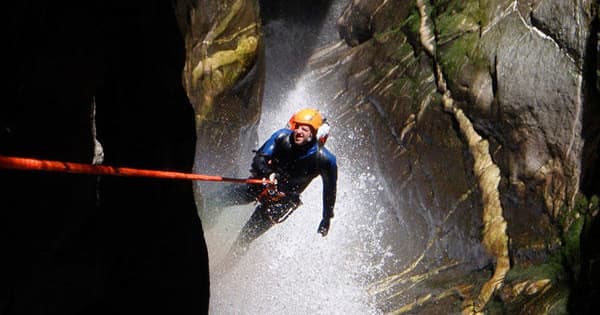 Outdoor Adventure Business: Canyoning & Motorrad Reise Tessin