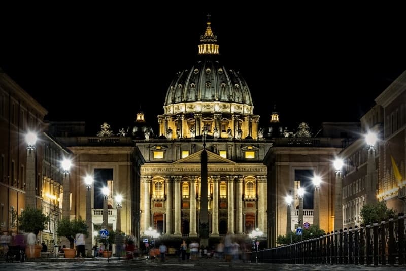 Vatican Night Tour with Discovery Guided Tours on the Amalfi Coast