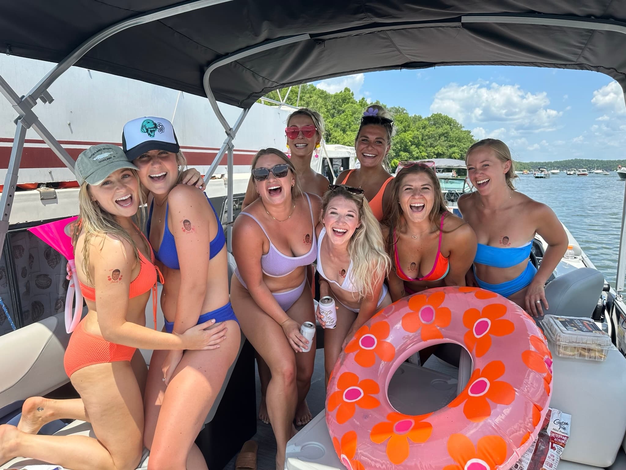 Lake of the Ozarks Tritoon Boat Rental - Breakaway Boat Rentals