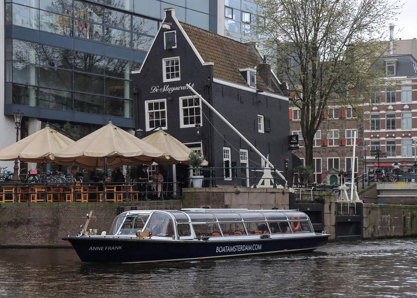 Amsterdam Canal Cruise with Boat Amsterdam