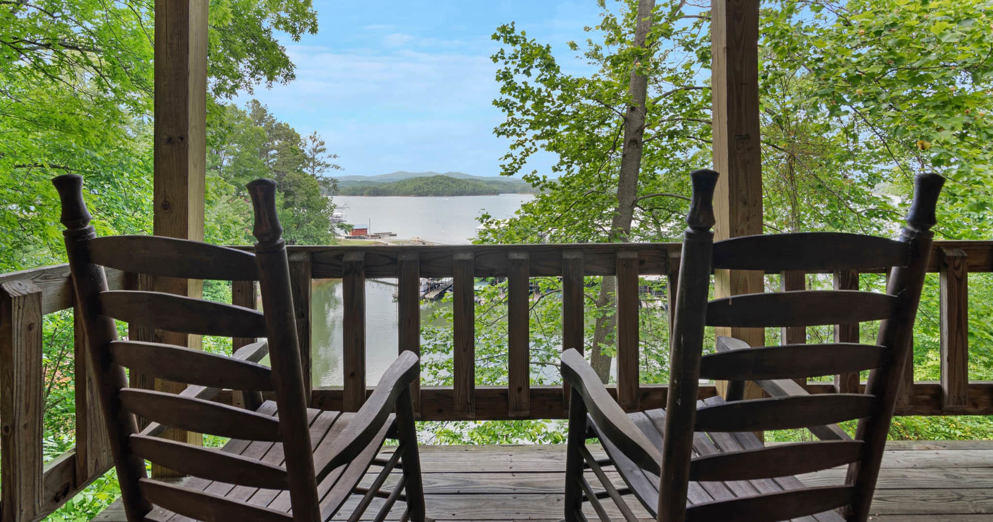 Cozy Cabin 1 Retreat at Carters Lake, Georgia