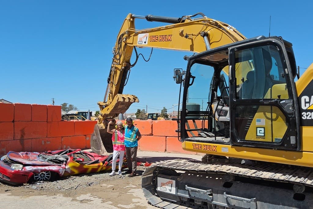 Handle the Hulk: Drive a Full-Size Excavator at Dig This in Las Vegas photo 2