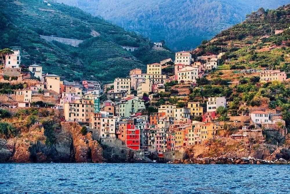 Sunset Gozzo Cruise Through Cinque Terre: Swim, Snorkel & Aperitivo from Monterosso
