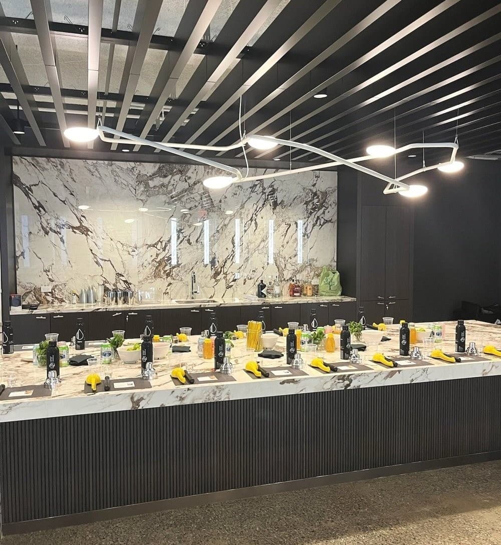 Large-Group Custom Cocktail Classes: Mobile Mixology for Corporate Events