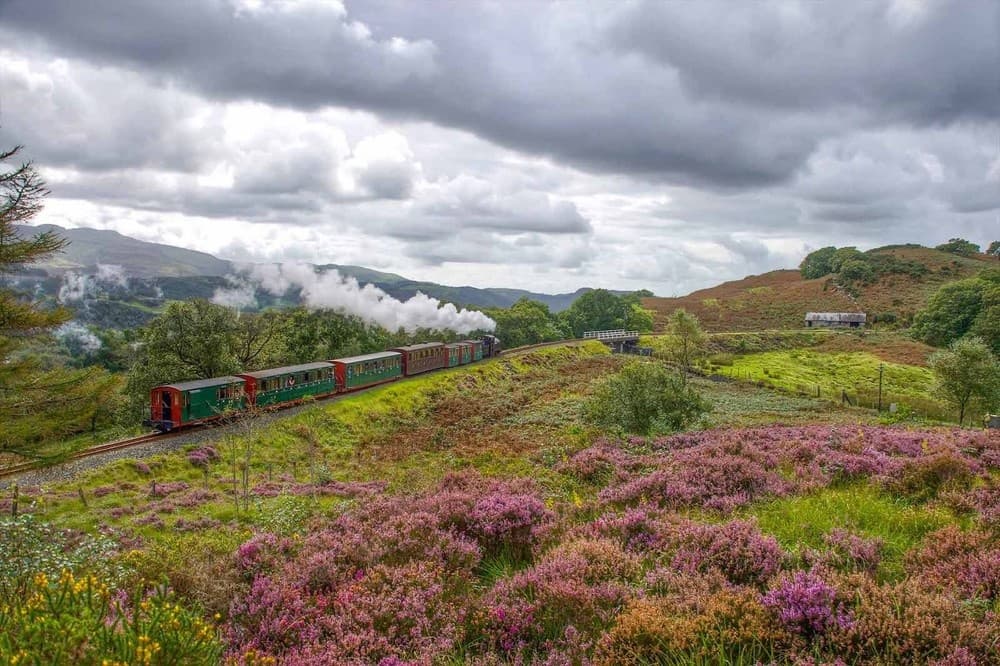 Scenic Train Journeys with Ffestiniog & Welsh Highland Railways